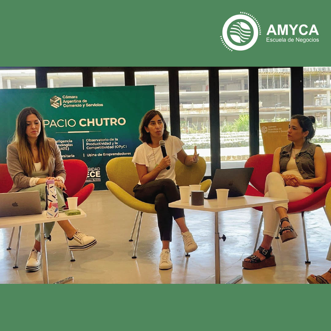 AMYCAEscuela's tweet photo. El martes 28 tuvimos el gusto de asistir a la presentación en sociedad de Unidades de Negocio Circulares (UNC) @uncirculares , un emprendimiento creado por graduados de la 2ª Edición de nuestro Máster en Gestión de la #EconomíaCircular y #MedioAmbiente. 😃♻���🌱

#AMYCAEscuela https://t.co/UN0f18zS3E