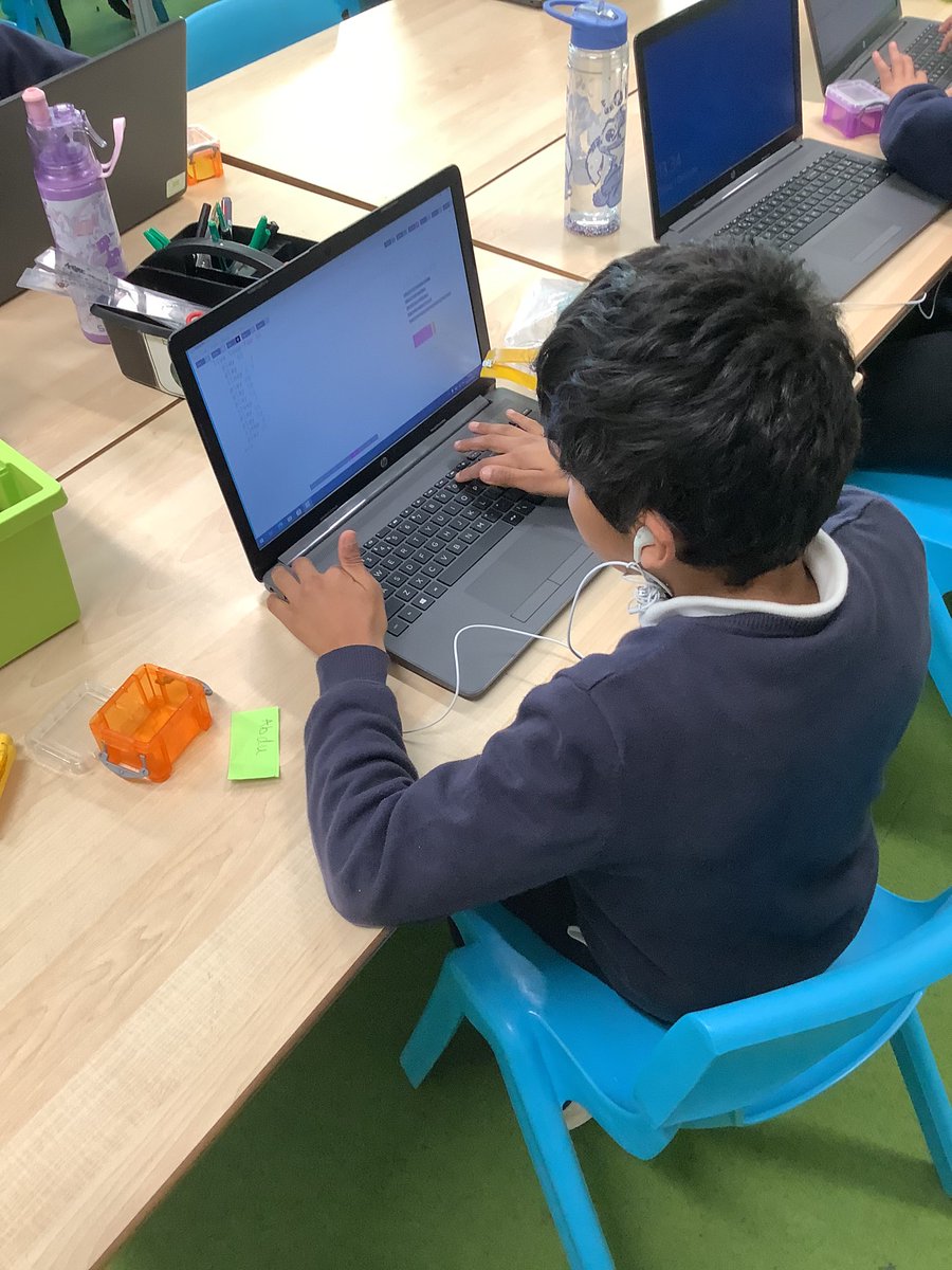 BeaumontPAc's tweet photo. Guillemots are creating music using Sonic Pi. We are creating loops and sampling sounds. @SouthPennine #AdventuresInLearning #SuccessfulStudents https://t.co/5VDU85TrpM