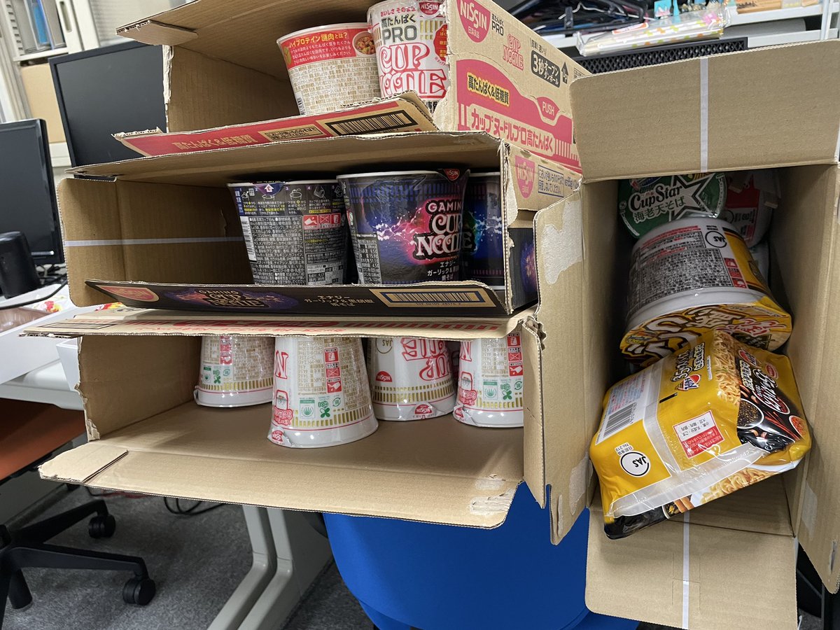 オープンキャンパスでは5人の卒業生が遊びにきてくれました。ありがとうございました！
お土産、差し入れもありがとうございます。お陰様で修論卒論執筆体制が整ってきました！