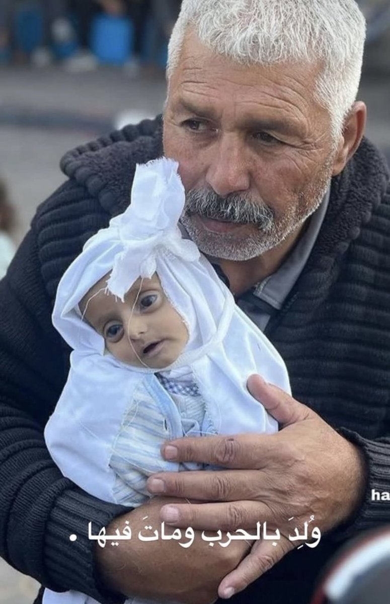 MyPalestine0's tweet photo. كيف بدلنا ادوارنا وسرت امامي؟ 

انا كنت اولاً لكنك سبقتني! https://t.co/yiU7HkPSAE