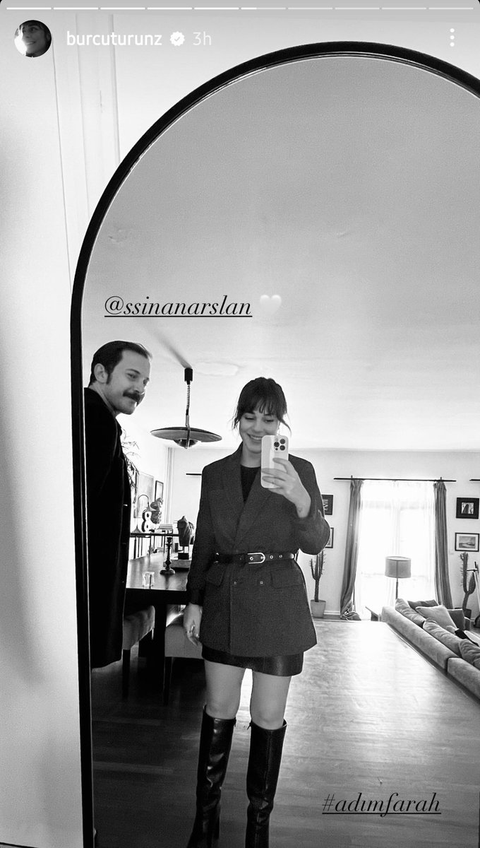 adimfarahpr's tweet photo. #SevgiBurcuTürünz via Instagram story junto a #SinanAslan #BurakTamdoğan y #FikretUrucu en el set de #AdımFarah. 🖤🤍✨️ https://t.co/mxmJoTzx0A