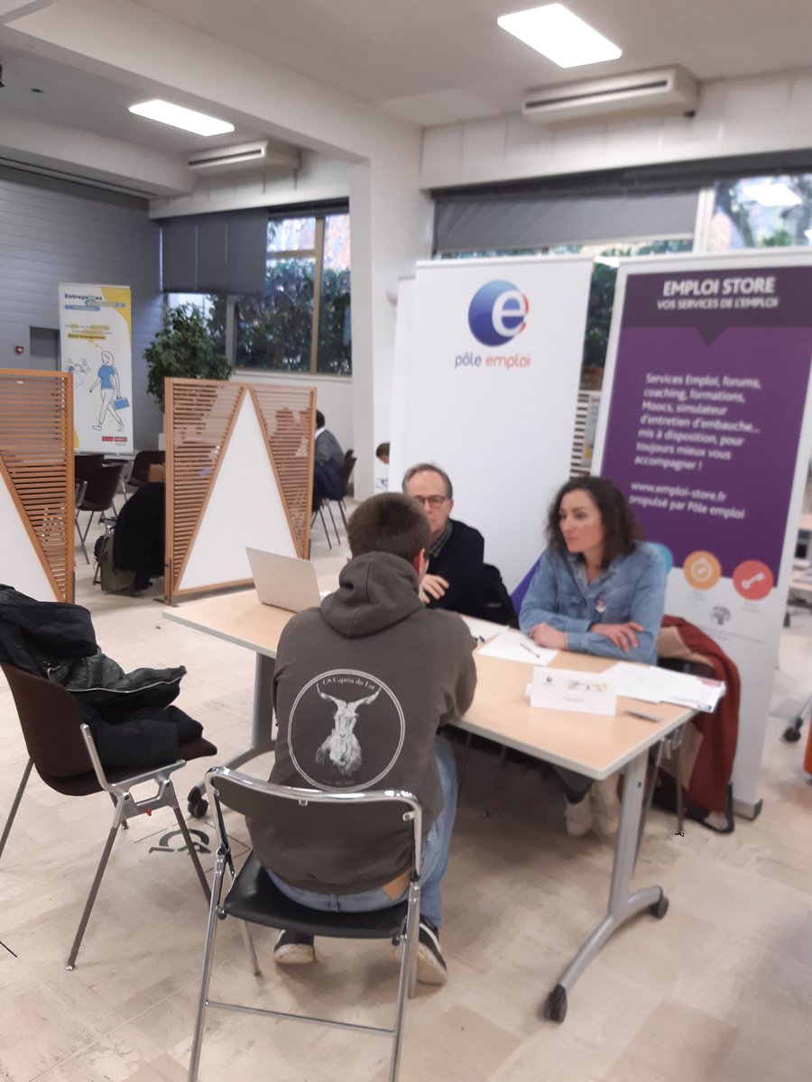"Entreprenez occitanie,les rencontres dans le #Lot"à la #CCI #Cahors ou l'équipe est présente pour répondre aux questions des futurs créateurs.
👍à François,Florence et Lucie