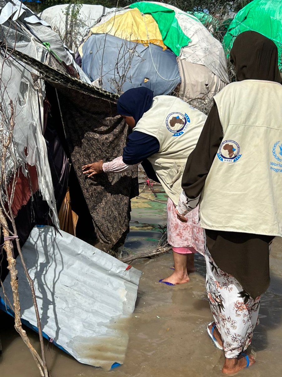 WamoRelief's tweet photo. @WamoRelief mobile medical team in collaboration with @unicefsomalia 
and @WFP providing integrated emergency health and nutrition services to the vulnerable underserved floods affected populations in Dhobley, Somalia Women, children &amp; the elderly received treatment &amp; vaccination https://t.co/rB5E1JUMcU