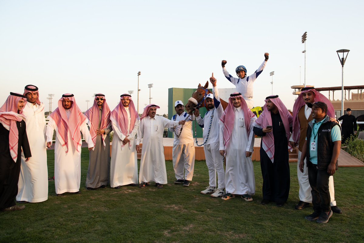 JockeyClub_SA's tweet photo. نتيجة الشوط الـ 4 الحفل ( 71 ) 

▫️الفائز : موسكو
▫️المالك : سلطان مسلم عبيد ابوثنين
▫️المدرب : فهد مسلط 
▫️الخيال : طارق المنصور
▫️المسافة : 1400م
▫️الزمن : 1:28.13

#نادي_سباقات_الخيل 🐎 https://t.co/9aQnplMbT8