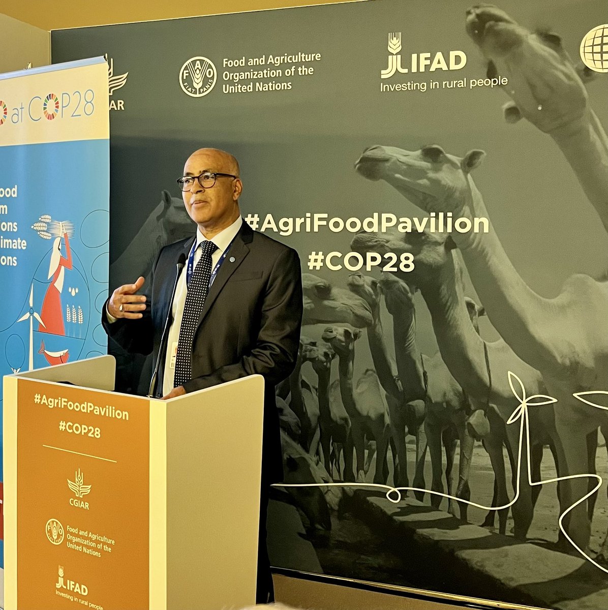 FAO Climate Change & Biodiversity (@faoclimate) on Twitter photo Today @COP28 <a href="/FAO/">Food and Agriculture Organization</a>’s <a href="/ZitouniOuldDada/">Dr Zitouni Ould-Dada</a> presents key findings from the new loss & damage report:
-Climate & agrifood systems are interlinked
-More data needed to understand the extent of loss & damage
-Lack of financing & capacity to deal with the issue
fao.org/documents/card… Today @COP28 <a href="/FAO/">Food and Agriculture Organization</a>’s <a href="/ZitouniOuldDada/">Dr Zitouni Ould-Dada</a> presents key findings from the new loss & damage report:
-Climate & agrifood systems are interlinked
-More data needed to understand the extent of loss & damage
-Lack of financing & capacity to deal with the issue
fao.org/documents/card…