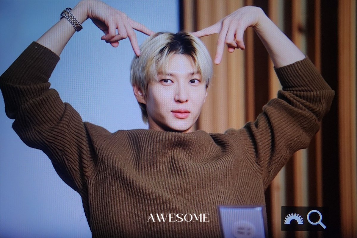 AWESOME_1990's tweet image. 231201 케이팝스토어

오늘도 귀여운 고양이하트😻🐱

@JUNGTW_LEO #택운 
#빅스 #VIXX #정택운 #LEO 
#CONTINUUM #Amnesia