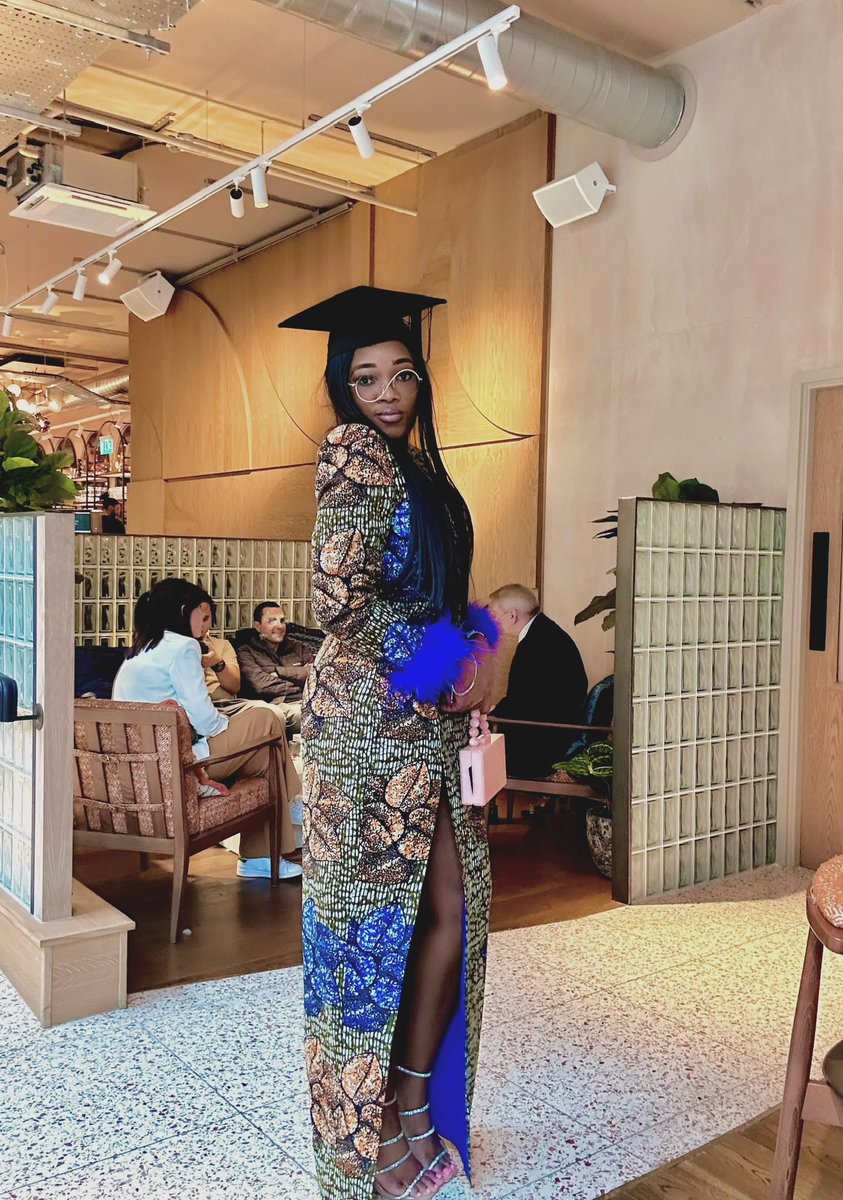 AlozieePrecious's tweet image. Exactly one month ago, I mastered the art of business and earned an MBA with a distinction 🚀 #MBAgrad