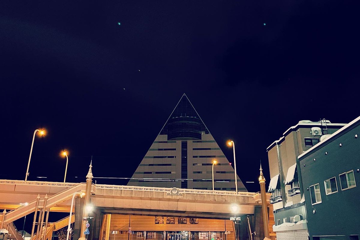 mak14_pg's tweet photo. #amazarashi Tour #永遠市
ホーム青森
トラブルあっても
丁寧に呼吸合わせて
スタッフさんがそばに居て
ほんとMCのまんまで
報われるんです
ひろむくんの言葉に
首も痛くなるわけだ笑
思い出が積もってく
ありがとうございました!
#sonordrums
#prolite #sq1
#wincentdrumsticks https://t.co/OnKCwqGiFh