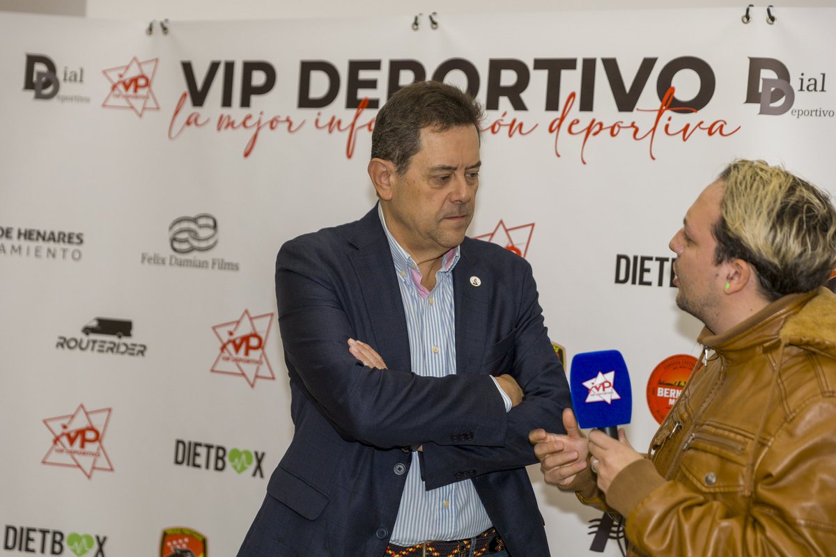 VIP_Deportivo's tweet photo. #VPD23 🏆👏🏼 | PREMIOS VIP DEPORTIVO 2023
🏅 Premio al mejor periodista deportivo: Tomás Roncero (@As_TomasRoncero).
🙌🏼 Recogido por Tomás Roncero (@As_TomasRoncero).
👏🏼 Entregado por el director de VIP Deportivo, Víctor Pablo Prado (@vpps99) y el periodista deportivo Eduardo Cornago (@educornago).
#VIPDeportivo #VPD23