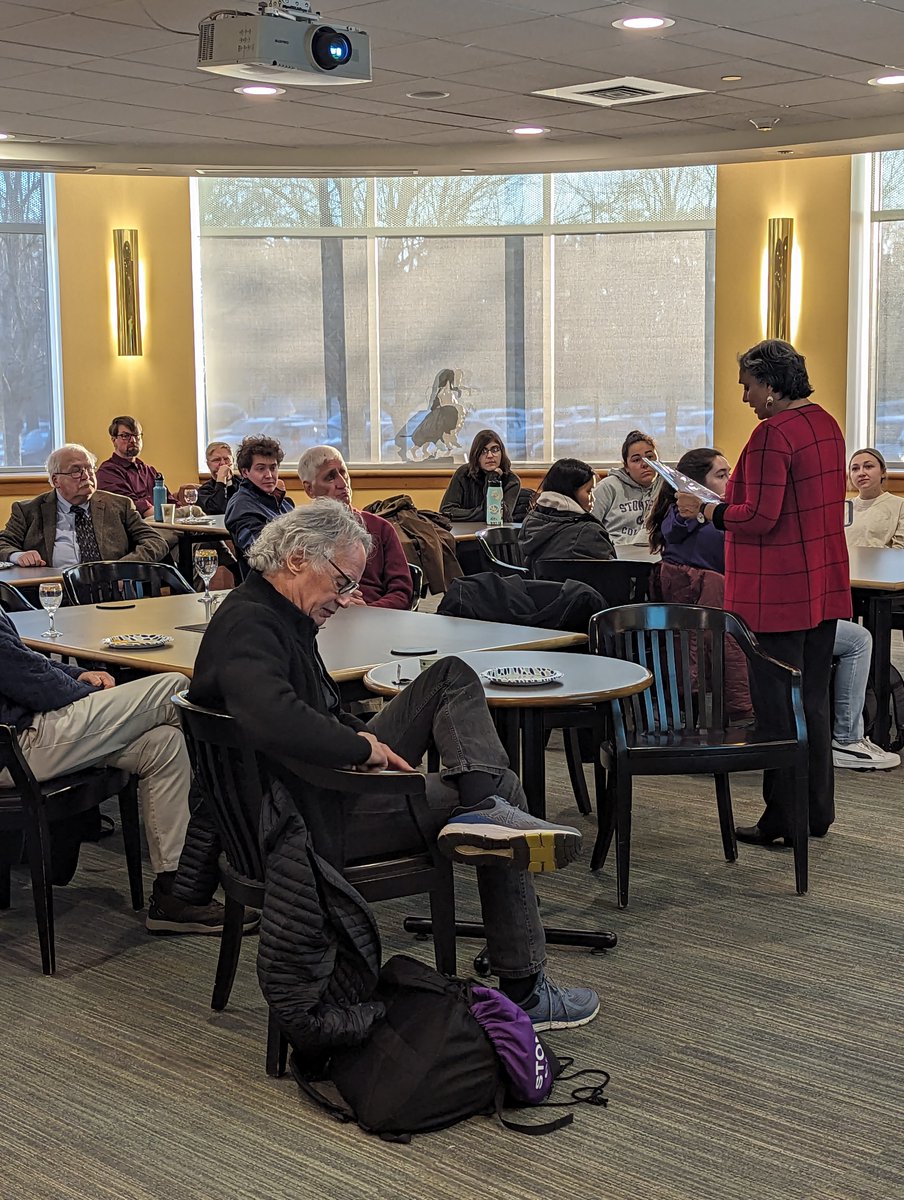 macphaidin_lib's tweet image. #MacphaidinLibrary thanks John Rodrigue for his fascinating discussion about the Civil War and the end of slavery in the deep south. Borrow his new book, Freedom&apos;s Cresent, from the library!

#FacultyScholarship #CivilWar #StonehillLibrary