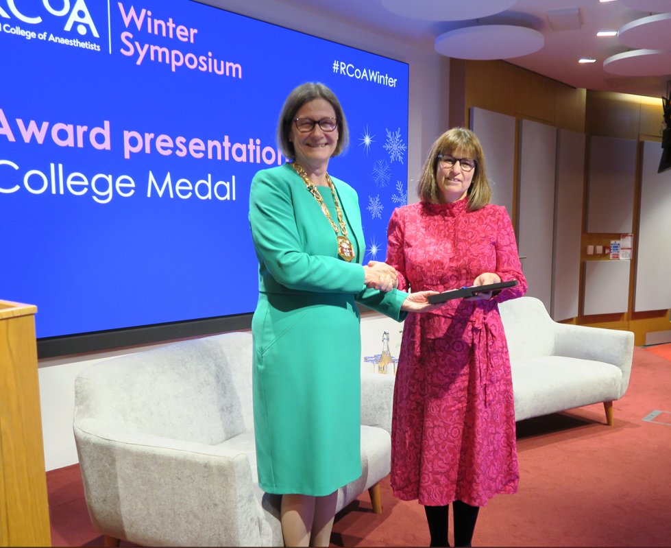 RCoANews's tweet photo. 👏 Congratulations!
Dr Lucy Williams, presented with the College Medal for her work on sustainability and the SAS grade.
Dr Alister Seaton, who received the President's commendation for his extraordinary work as an AiT during Covid on exams & recruitment.
#RCoAWinter https://t.co/GlZZI4TBiF