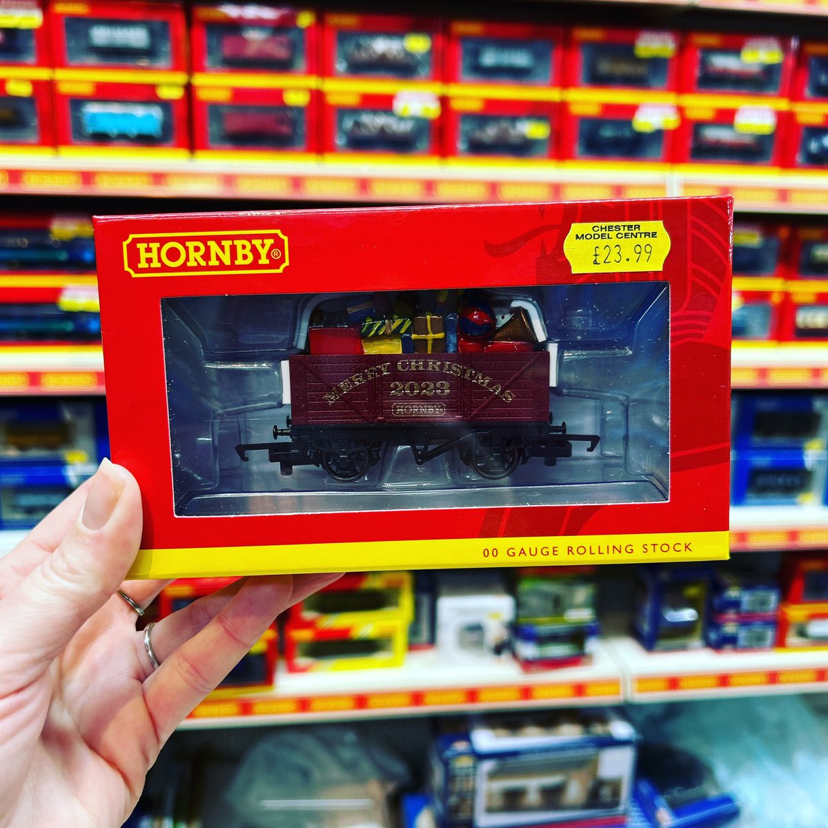 Christmas wagons are selling fast 🎄

Call into the #Chester shop to see us or order one with us on our website. 
👉 chestermodelcentre.com/products/hornb…

#christmas2023 #christmastrain #shopsmalluk #smallbusiness #christmasinchester #chesterhighstreet #chesterbusiness