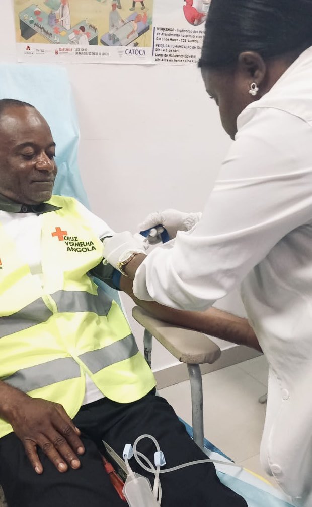 Today, the Angola Red Cross 🇦🇴 launched a national blood donation🩸campaign under the motto "donate blood, save lives." 

The campaign aims to mobilize 5,000 donors and will take place from December 1st to 15th. #BloodDonation