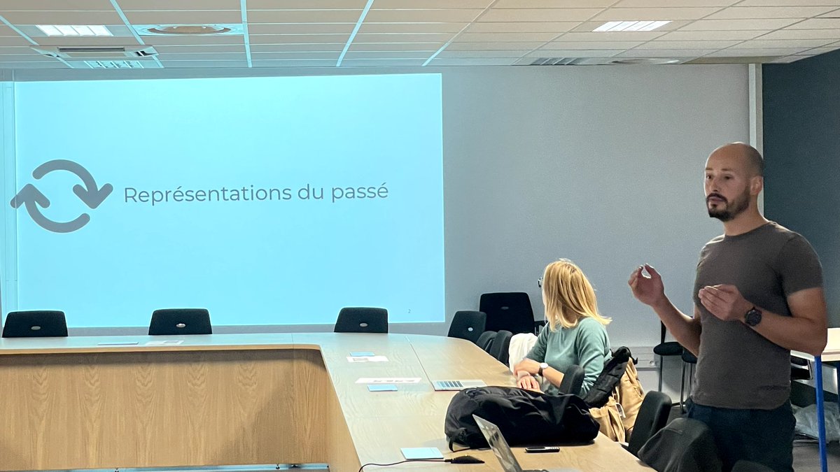 Début du séminaire du Laboratoire de Psychologie Sociale, Pr. Pierre BOUCHAT (Université de Lorraine) « Représentations du passé et rassemblements collectifs : une approche psychosociale. » <a href="/LPSUR849/">LPS</a> <a href="/boumedibouriche/">Bouriche</a> <a href="/BouchatPierre/">Bouchat, Pierre</a> #socialpsychology #representationsociales