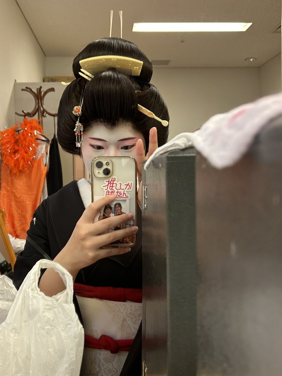 ___MisatoJP's tweet image. 千葉県我孫子市「#あなたに届ける音楽祭2023」
#夢さくら草 発売当日に、CDでも実際にギターを弾いてくださっているダイジーさんの生ギター入りで、歌わせていただきました。
そしてなんと #岡田しのぶ さんの後ろでも踊らせていただき光栄です。

大切な日。最高のスタートをありがとうございました🌸