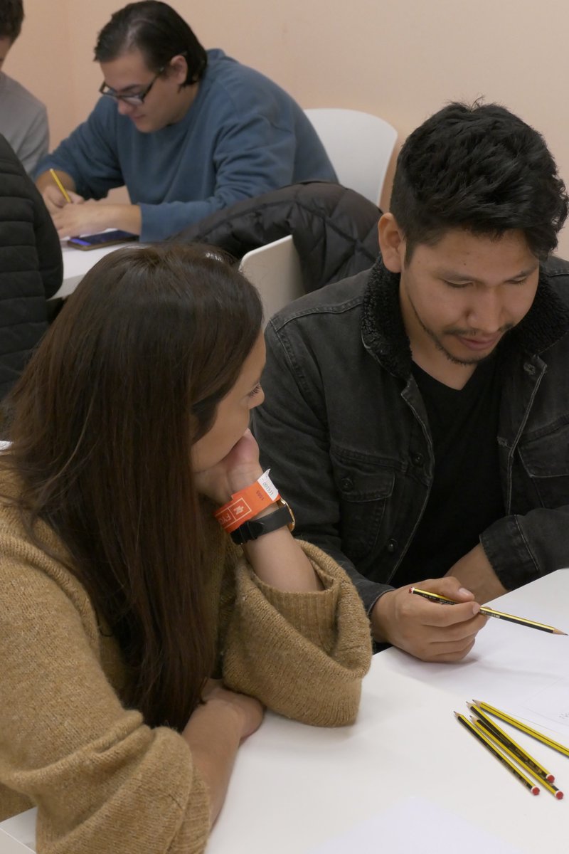 En la segunda jornada de talleres en #Leadingirls  hemos contado con la ilustradora Carla Lucena, con quien siempre es genial colaborar. Y los alumnos de <a href="/IESJesusMarin/">IES Politécnico Jesús Marín</a> han sido fantásticos; se han mostrado muy interesados y colaborativos. Una gran jornada!