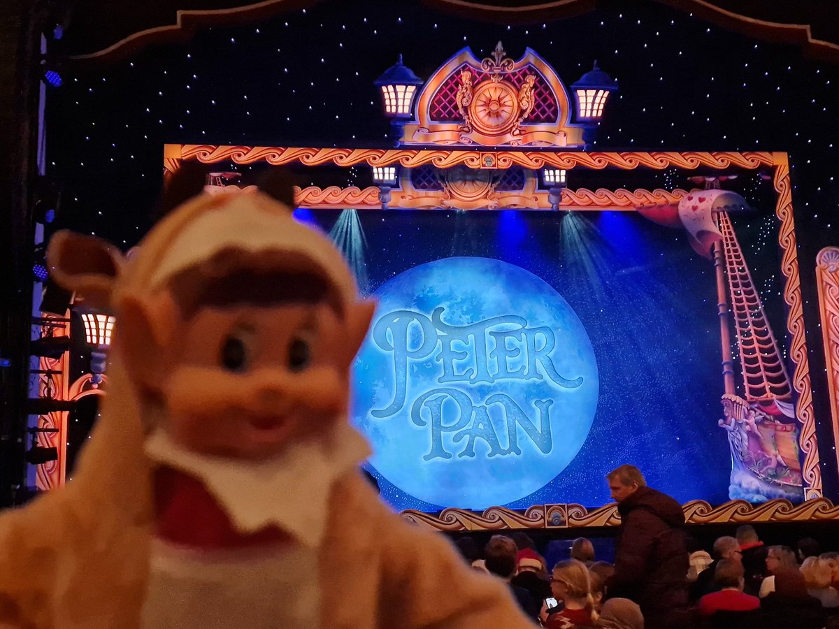 Off to see Peter Pan (&amp; <a href="/GrantStottOnAir/">Grant Stott 🎙</a>) <a href="/captheatres/">Capital Theatres: Festival, King’s & Studio</a> &amp; these little mischief makers seem to be everywhere! Along with us they enjoyed a great service from <a href="/on_lothianbuses/">Lothian Buses</a> on the way!