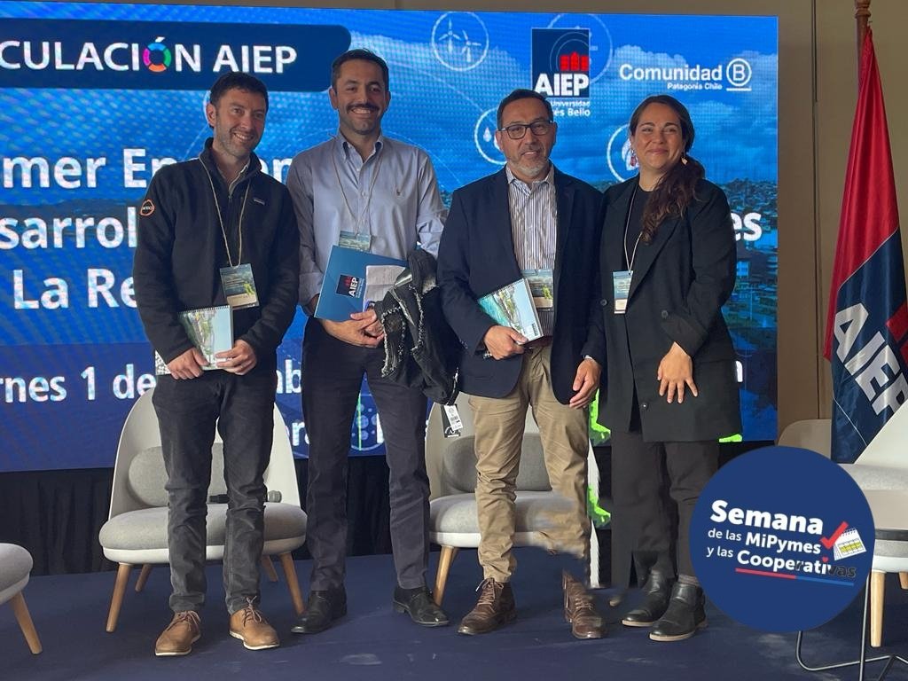 SeremieconomiaX's tweet image. En #PuertoMontt el seremi de Economía @lcardenasmayorg participó como panelista en el 1er Encuentro de Desarrollo Sostenible y Comunidades de la #RegiondeLosLagos, actividad organizada por @AIEP.