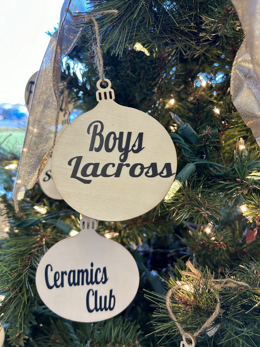 Seniors Madi Earick and Ben Dixon had the honor of representing us at the Hanging of the Green (a Cooper Holiday tradition) today. Great job representing our program (despite the spelling errors), and way to go Jags! 🎄
