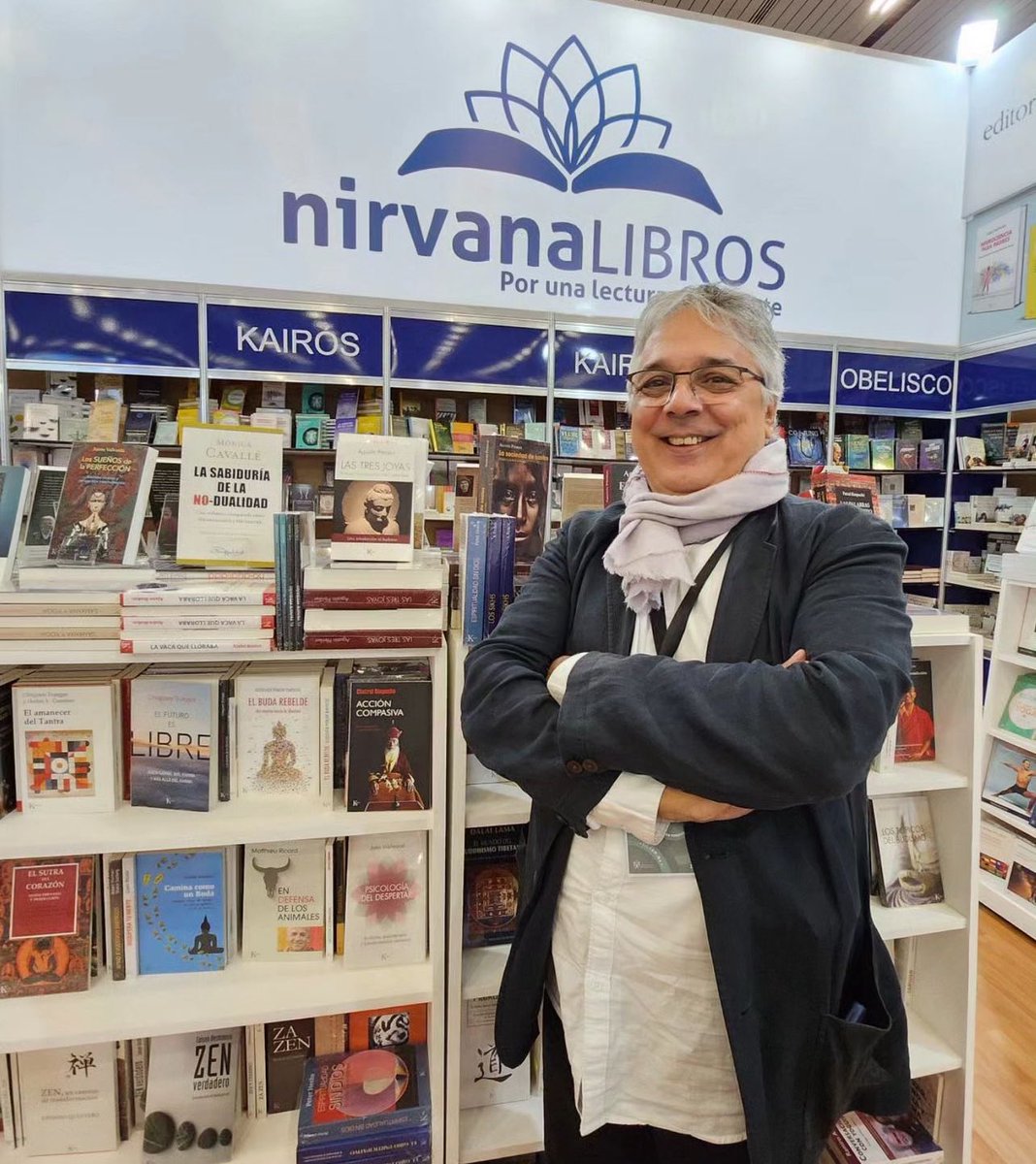 Estos días estamos el Área Internacional de la @FILGuadalajara Nos podéis encontrar en el stand KK9 de Nirvana Libros 📍. ¡Os esperamos!,