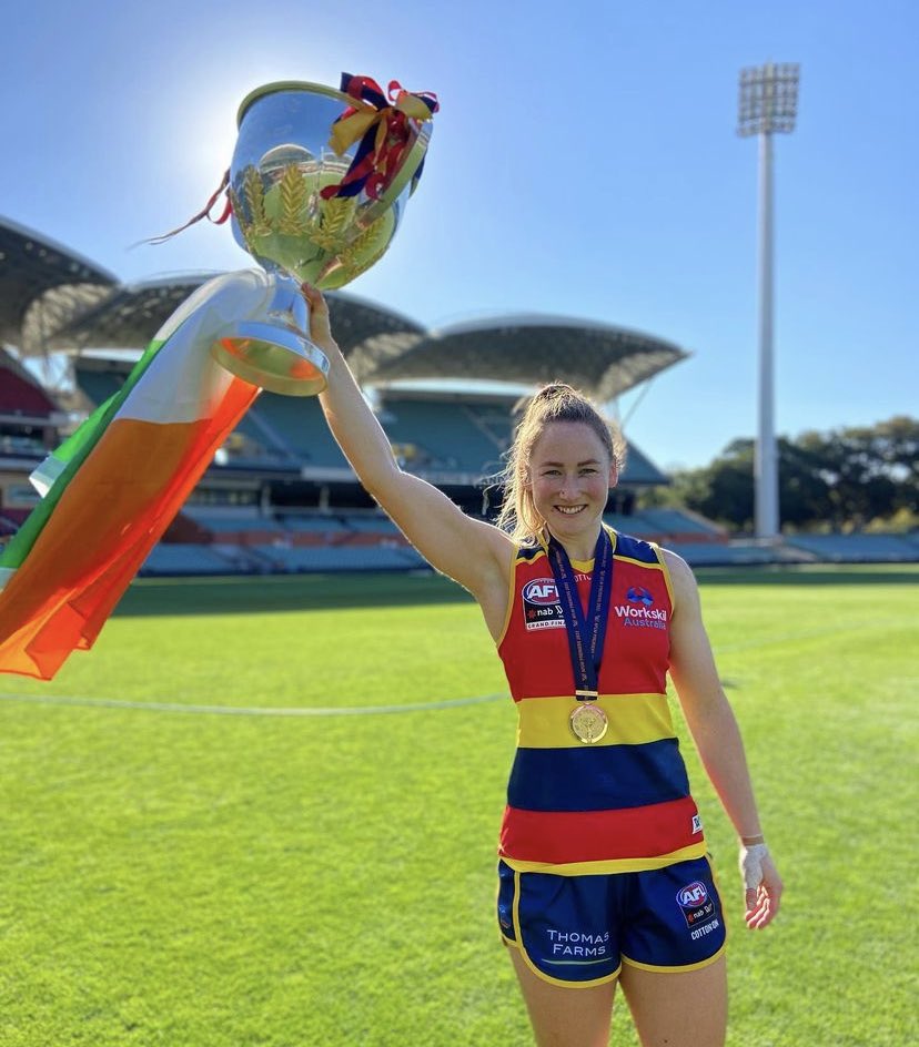 ul_gaa's tweet image. Best of luck to three of the club’s O’Connor Cup champions in Sunday’s @aflwomens Grand Final! 
Current NCEF, student Erika O’Shea &amp;amp; NCEF graduate, Ailish Considine of North Melbourne take on PE grad, Orla O’Dwyer’s Brisbane Lions at 3.15am on @SportTG4 !

#BelongToThePack 🐺