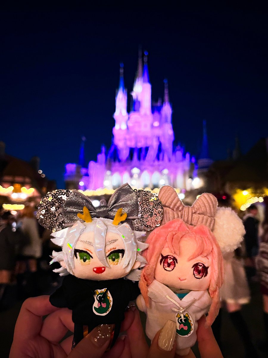 「えむこママとディズニーランド行ってきたー!! TRPGの自探索者ぬい連れて行って」|女将🐺❤️‍🔥4/1アコマルD17🥳通知❌のイラスト