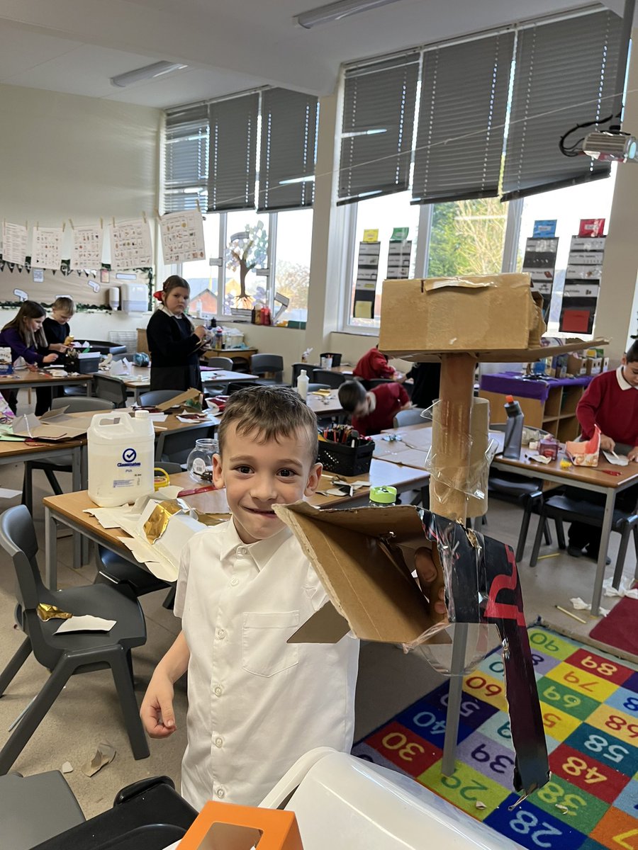 StKennethsRCPS's tweet photo. P2a are enjoying their play projects this afternoon! They are using their imaginations to make, build, draw and write a message as part of a magical story 🪄 ⭐️ 🎄 @PlayScotland #PlayProject #PlayatSTK https://t.co/tq8Q321255