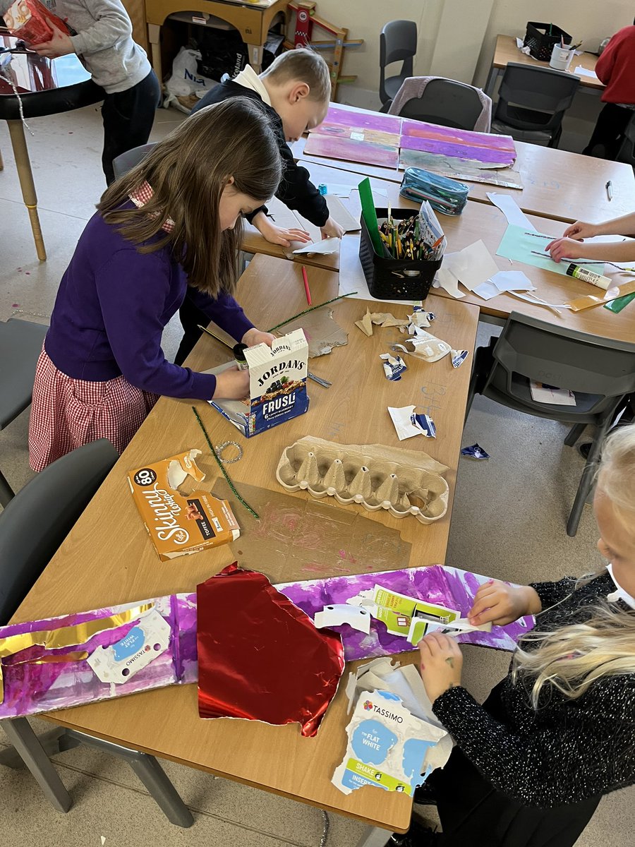 StKennethsRCPS's tweet photo. P2a are enjoying their play projects this afternoon! They are using their imaginations to make, build, draw and write a message as part of a magical story 🪄 ⭐️ 🎄 @PlayScotland #PlayProject #PlayatSTK https://t.co/tq8Q321255