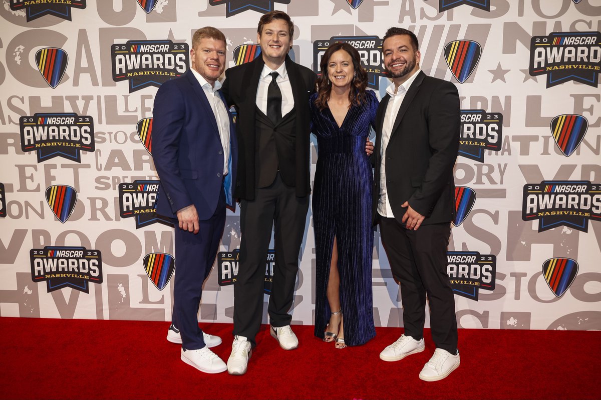 Jwhap_Photo's tweet photo. Thankful for each and every day I get to be a part of this racing family. I’m so proud of everything we have accomplished this year! To cap it off, being a part of NASCAR’s Marketer of the Year award was the icing on the cake. Love you guys and can’t wait for ‘24! 🤘 https://t.co/DVFYXoqokA