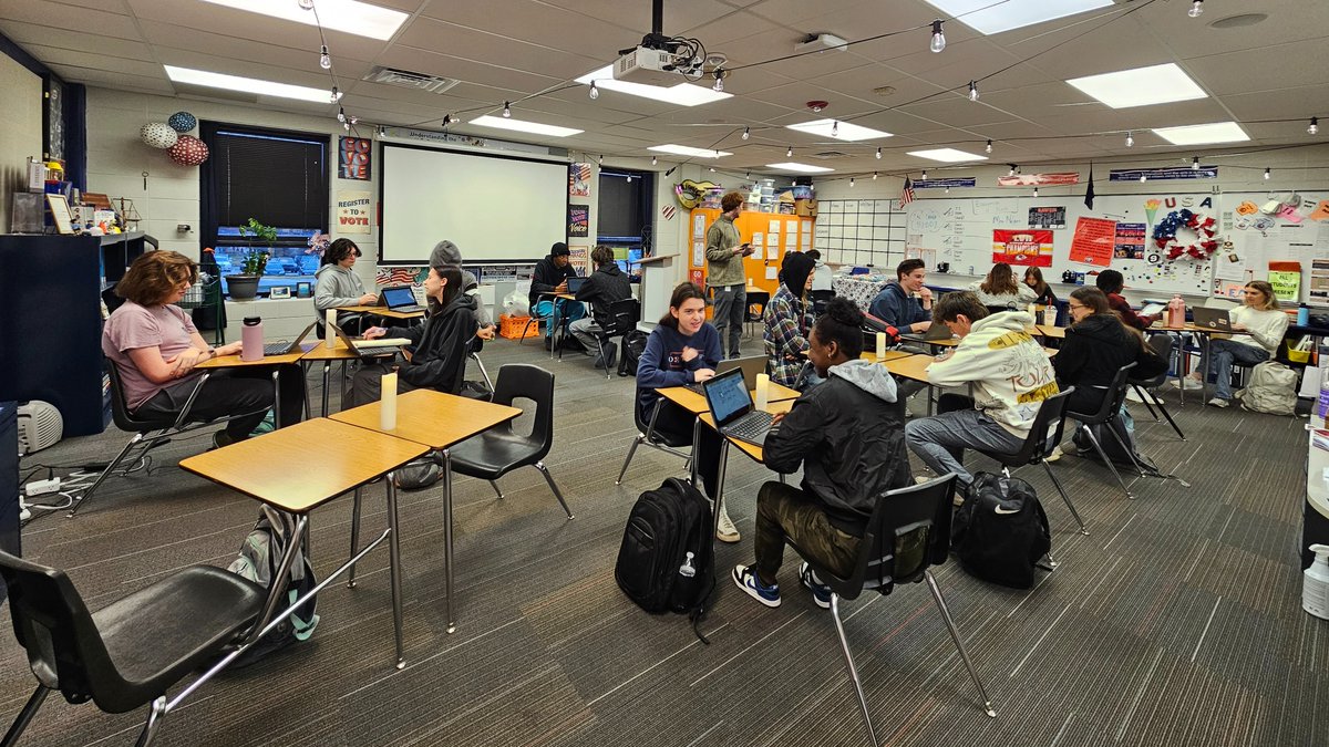Interest group speed dating in Government today! #mrbarnumteaches <a href="/emporiastate/">Emporia State Univ.</a>