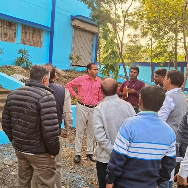 papuramdara's tweet photo. नेमावर-देवास, मध्यप्रदेश में जल निगम अधिकारियों के साथ साईड विजिट..... https://t.co/ULzx2WhCZg