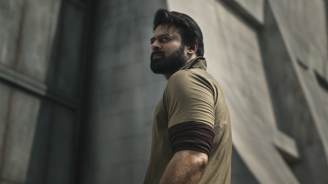 Thyview's tweet photo. ila Kadha REBEL STAAAR ni chudali anukunnamm 🥵🥵🥵🥵💥💥🔥🔥

Trailer : https://t.co/x6g0tWwd6l

#SalaarTrailer #SalaarCeaseFire #SalaarTrailerDay https://t.co/qzgvwihv7s