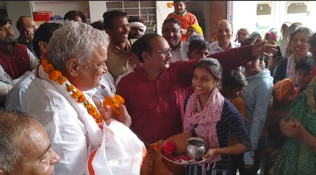 Adivasiobcnews's tweet photo. किरोड़ी लाल मीणा की सादा सिंपल जिंदगी ऐसा मुख्यमंत्री पहला मुख्यमंत्री होगा पूरे देश का https://t.co/tiQdmKhNpM