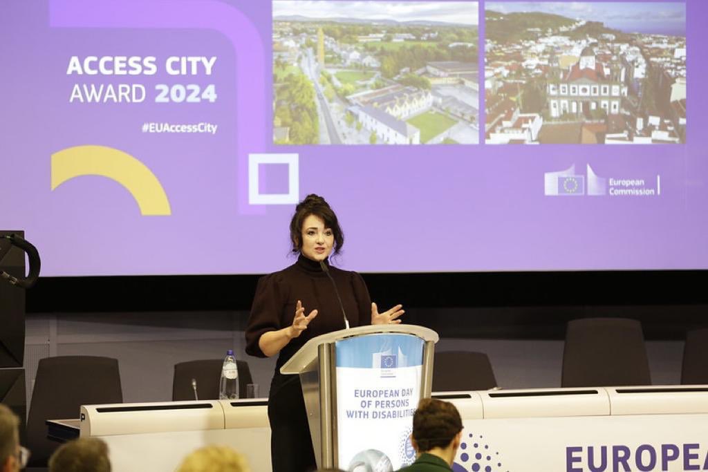 The 2024 winner of the #EUAccessCity Award is San Cristóbal de La Laguna 🇪🇸
 
The city prioritised accessibility of persons with disabilities across urban spaces, public services & transport.
 
Congratulations @aytolalaguna_es

#UnionOfEquality #EDPD2023
 
ec.europa.eu/commission/pre…