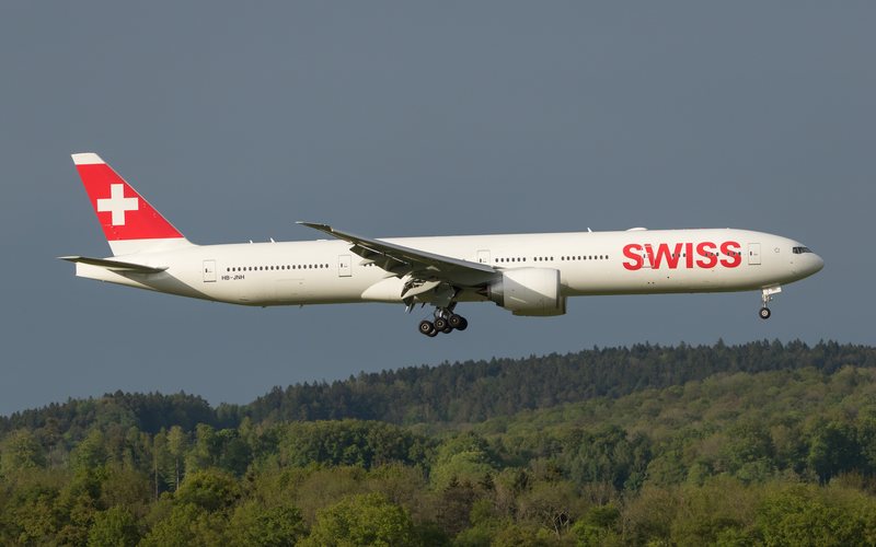 SITABrasil's tweet photo. Você tem medo de turbulência? 

A frota da Swiss International Air Lines conta agora com uma tecnologia que evita que aviões passem por zonas de turbulência: https://t.co/8TEOVHOIOn https://t.co/pjzyvXArfF