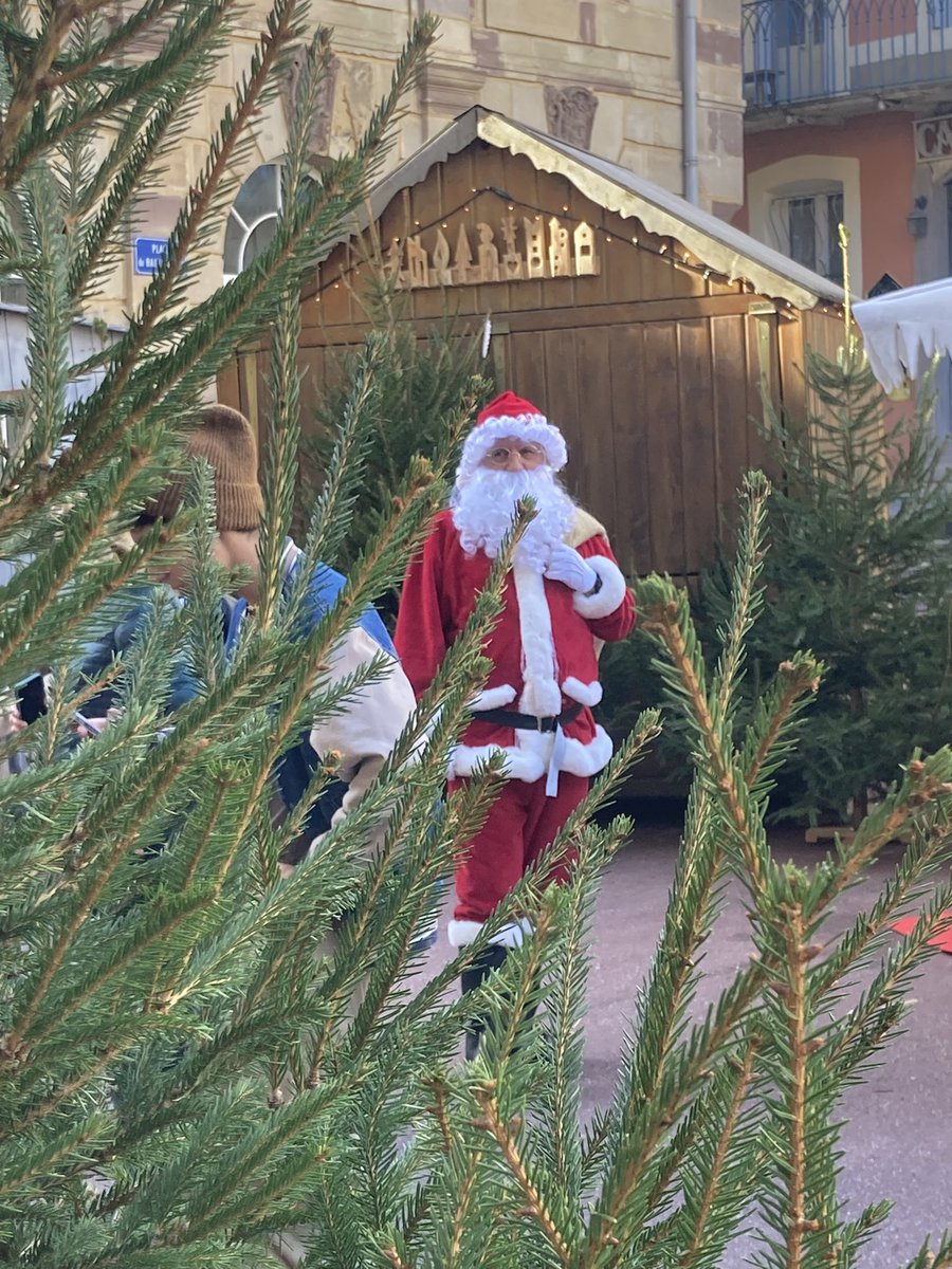 🎅 #tournage #Okoo

Sur le tournage de l’épisode spécial d’Askip « Le jour du grimoire de Noël »on a croisé le père Noël et on lui a laissé une petite liste.

Elle est à découvrir ici 👉🏼 francetvpro.fr/programme-temp…