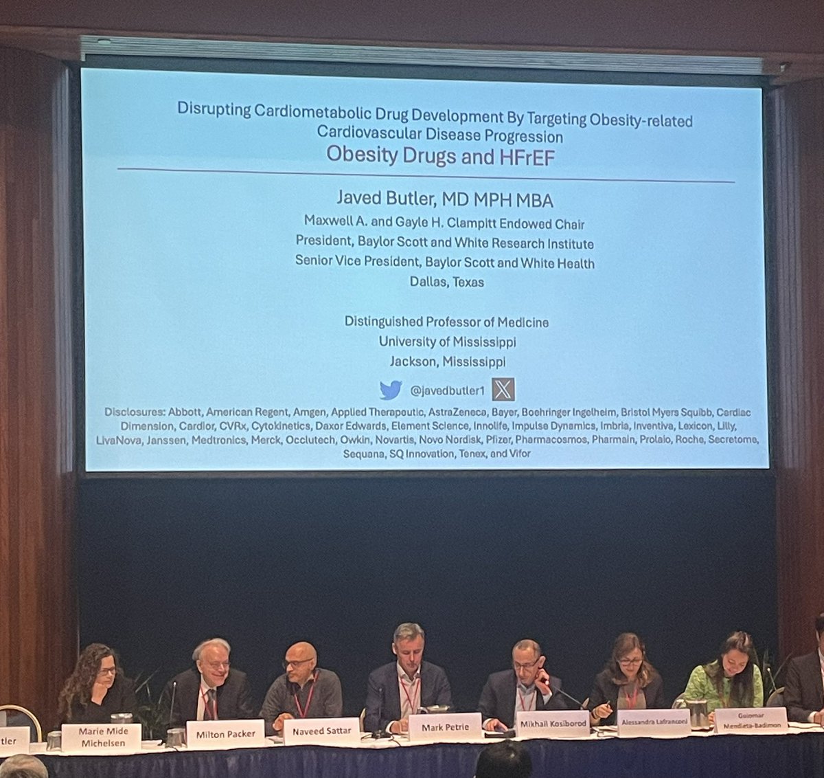 Second day of #CVCT23. Obesity moves center stage at @CVCTForum. Session 2/2 and the discussion continues with @JavedButler1 focusing on #obesity drugs in #HFrEF
