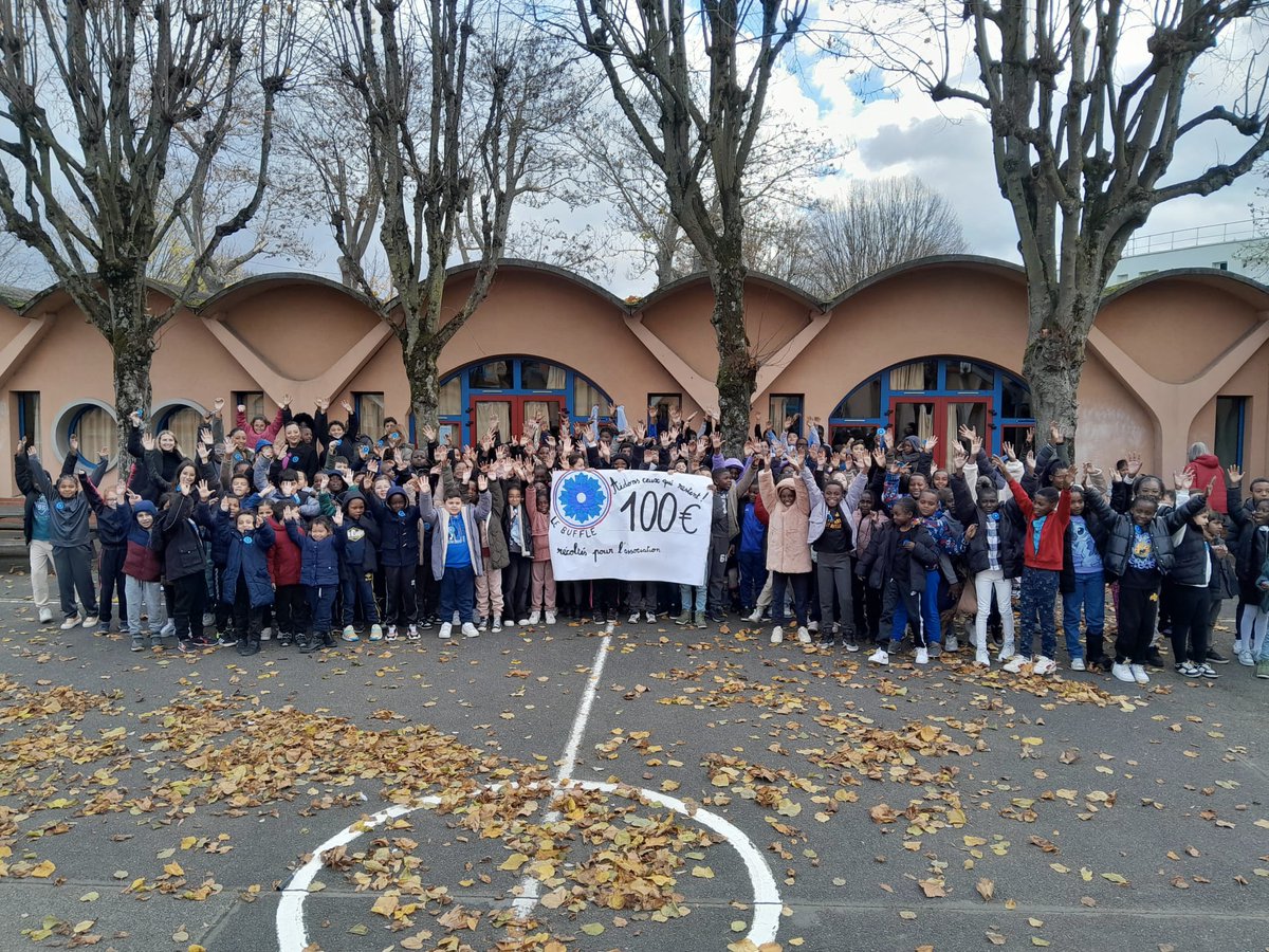 [#11novembre 2023]

A l'occasion des commémorations de l'#armistice, des élèves d'une école de Grigny (91) ont confectionné des #BleuetdeFrance qu'ils ont ensuite revendu 1€ aux familles.

Un engagement solidaire qui leur a permis de nous faire un don de 100€. Merci à eux 🤝