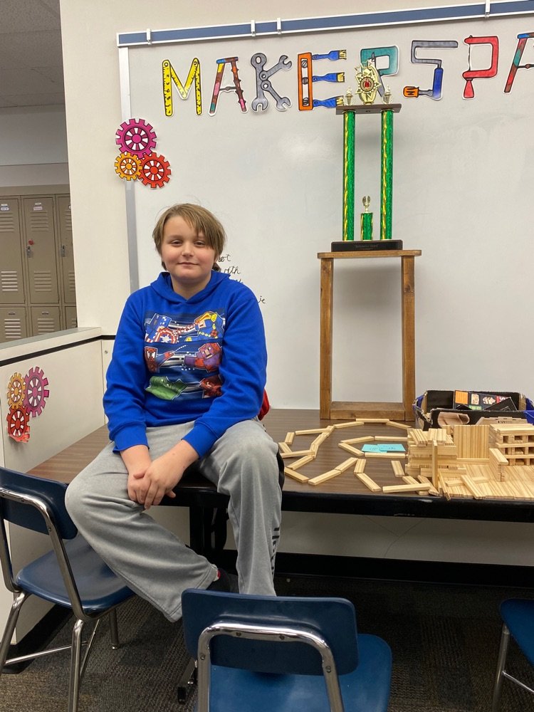 MaryvilleMiddle's tweet photo. When a student takes it upon himself to build a "trophy holder" for our traveling math and literacy WIGS (wildly important goals) trophy!! Leadership at its best! #datadriven #MMSrocks https://t.co/obDWYWIskL