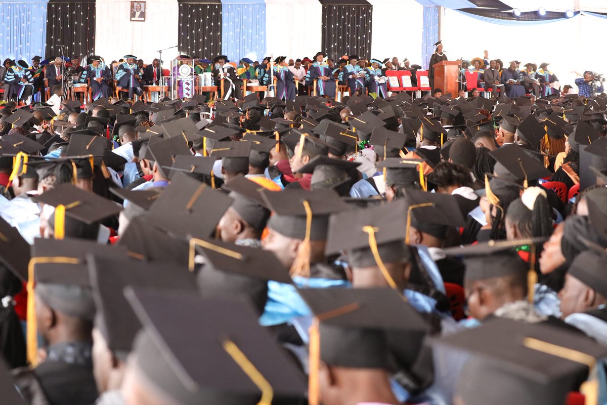 MMUST_Kenya's tweet photo. MMUST GRADUATES 4,286 STUDENTS DURING ITS COLORFUL 20TH GRADUATION GRACED BY CS MINISTRY OF ROADS AND TRANSPORT HON. @kipmurkomen
#IchooseMMUST
#UniversityofChoice
#EveryStudentMatters
#20thGraduation https://t.co/eHPjkBPnEJ