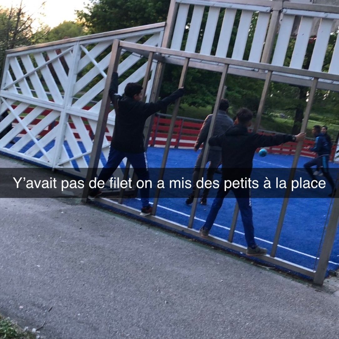 _IDVL's tweet photo. [THREAD]: Les Snapchat Foot les plus drôles de France https://t.co/0DRdfsmGMm
