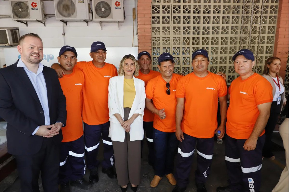 MTESS_PY's tweet image. 🧑🏻‍🏭👷🏻 A través del @SNPP_Paraguay y @Sinafocal renovamos nuestro compromiso de trabajar con la @EssapSA para otorgar #FormaciónDual y certificacion laboral a los trabajadores de la entidad. 

&quot;Queremos seguir trabajando con la Essap para brindar a todos los trabajadores formación…