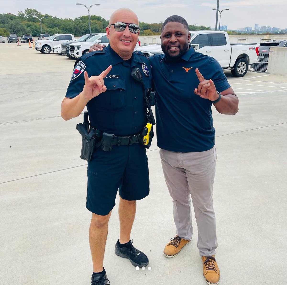 I love it when my brother <a href="/QCosby17/">Quan Cosby</a> calls into the @TheHornATX Keeps it 💯 and breaks everything down. #HookEm 🤘🏽<a href="/ErinHogan/">Erin Hogan</a> <a href="/rodbabers/">Rod Babers</a> <a href="/texasguyty/">Ty Henderson</a>