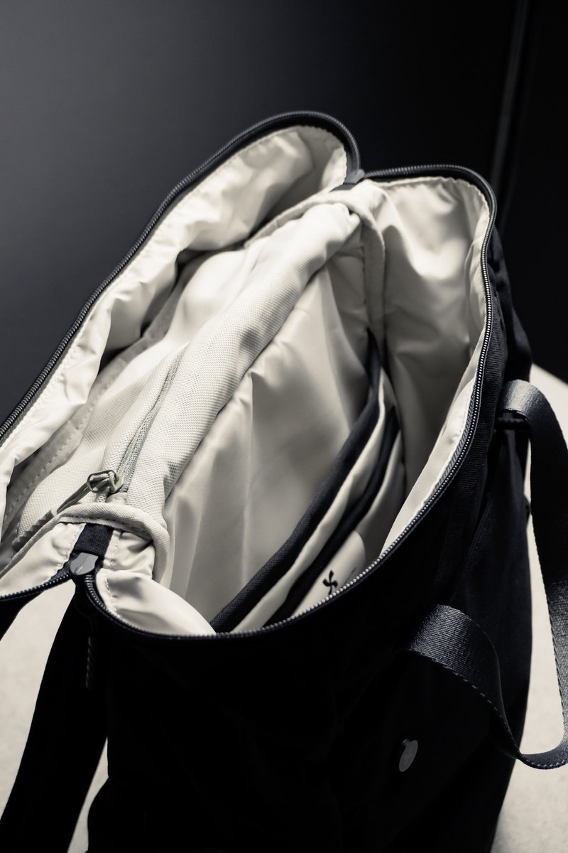 fbrown_visuals's tweet photo. New Backpack in my EDC!
Love the rolltop minimal design!
By Mopak. Link in bio
#edc #everydaycarry #backpack #gear #mopak #minimal https://t.co/GlfVe9SmQV