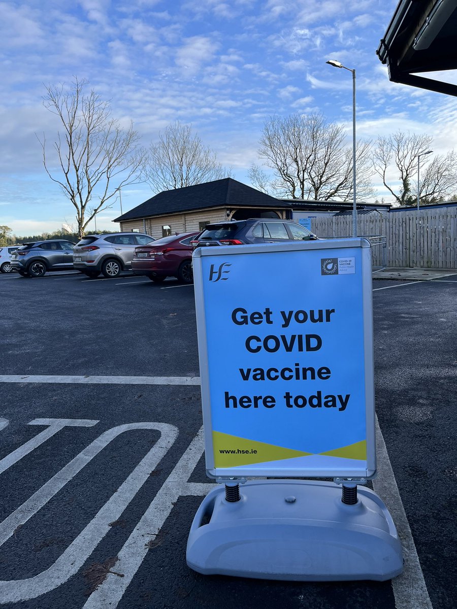 COVID and Flu vaccine available today for all Health Care Workers from 2pm-4pm. St Fintans Campus, Dublin Road, Portlaoise, R32ED81