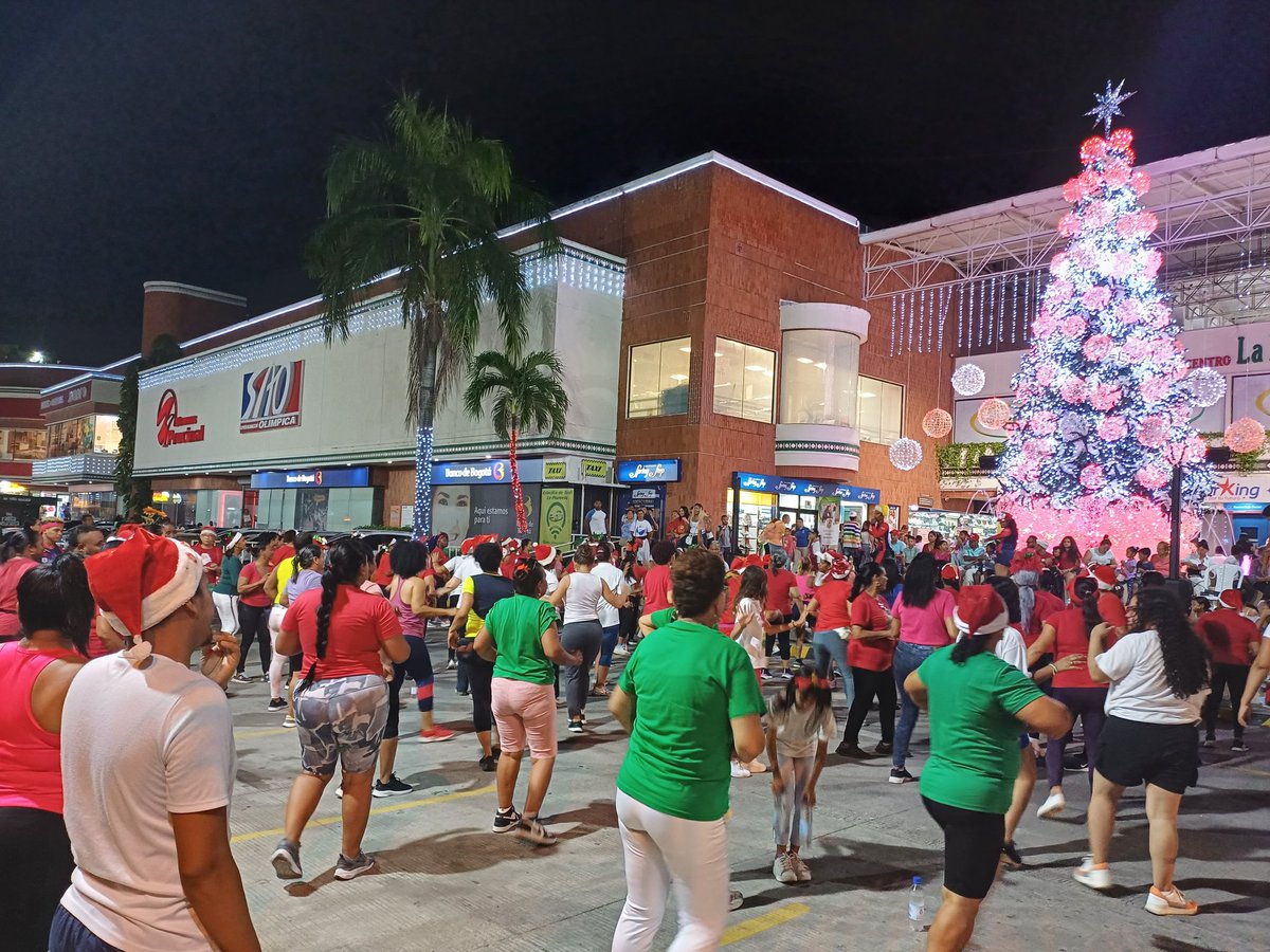 lafar26's tweet photo. El equipo HEVS Cartagena Activate por tu Salud del @MinDeporteCol @idercartagena   recibe el mes de Diciembre con mucha actividad fisica en el Evento Masivo una Velita Por tu Salud 
Cartagena es territorio de Hábitos y Estilos de Vida Saludable. https://t.co/jH1JSBW9t4
