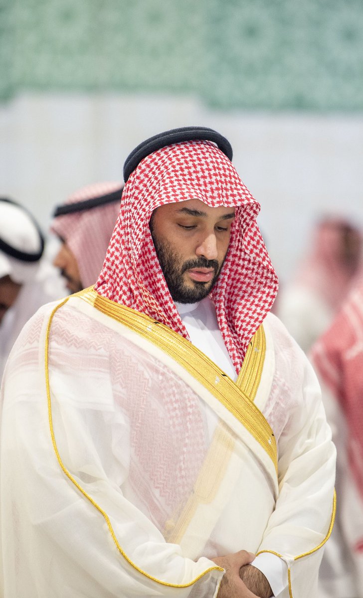 Bandaralgaloud's tweet photo. سمو سيدي #ولي_العهد يؤدي اليوم صلاة الميت على صاحب السمو الملكي الأمير ممدوح بن عبدالعزيز رحمه الله بعد صلاة العصر بالمسجد الحرام بمكة المكرمة. https://t.co/Hmwu0aDYOj
