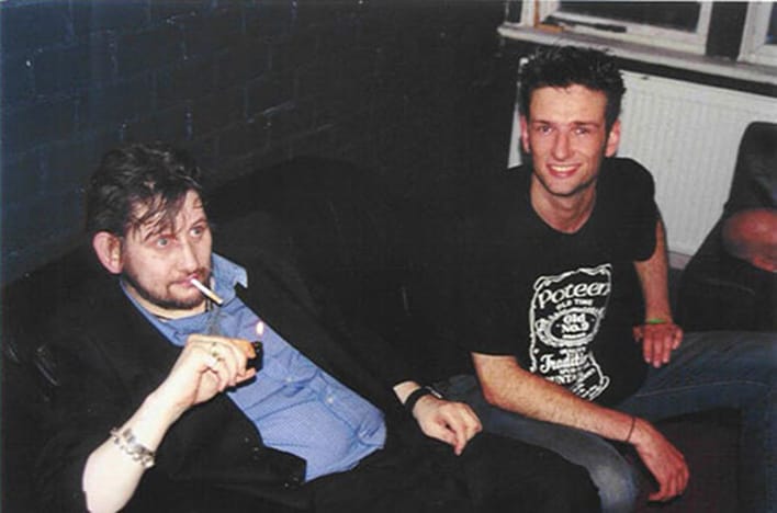 Twittert officieel sayonara to the übermaster of ceremonies r.i.p. #shanemacgowan <a href="/ShaneMacGowan/">Shane MacGowan</a> <a href="/poguesofficial/">The Pogues</a>