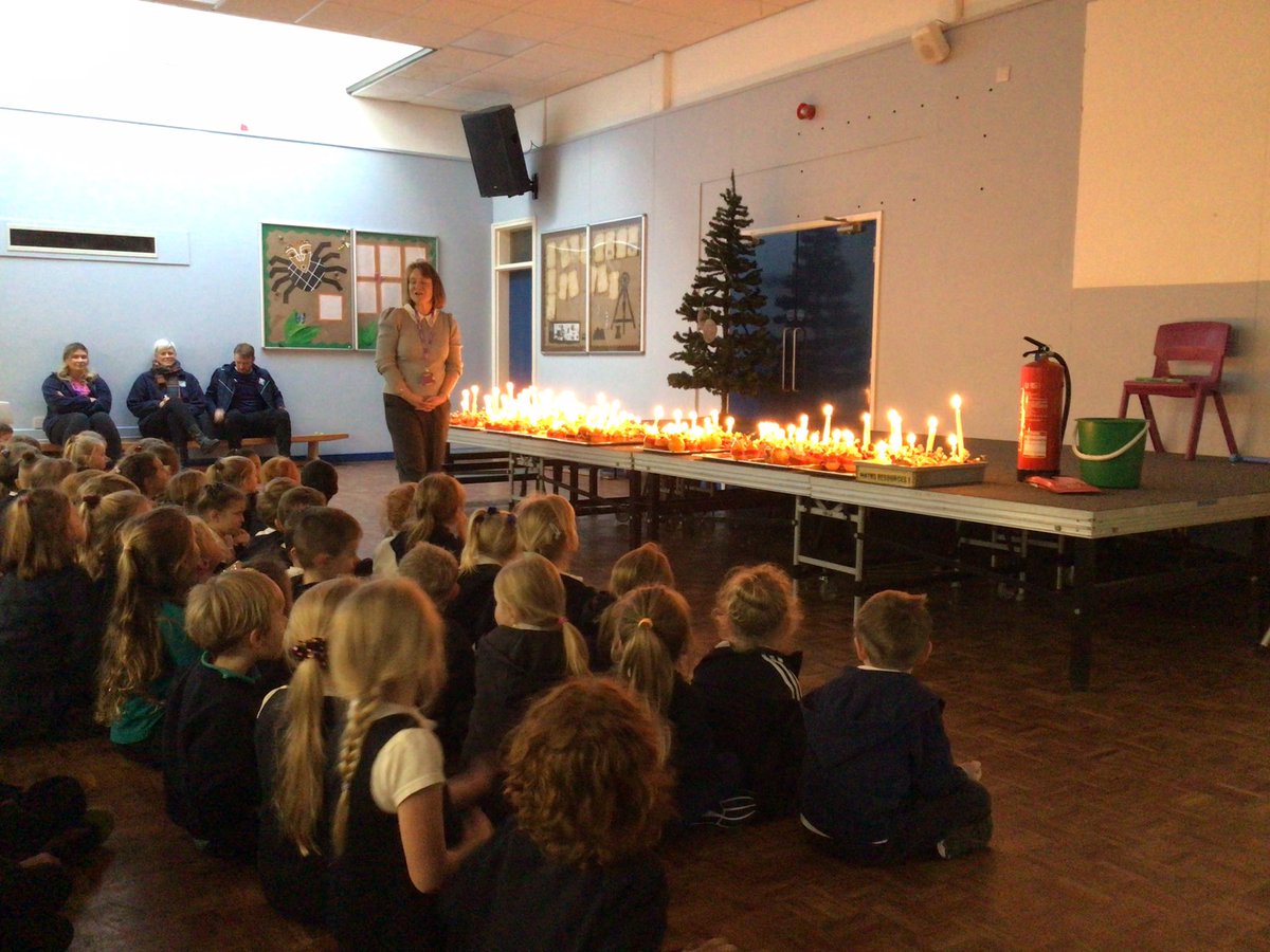 AusthorpeYear2's tweet photo. It’s beginning to feel a lot like Christmas! We have had our lovely and warm Christingle assembly this afternoon. https://t.co/QxVvfE60aj