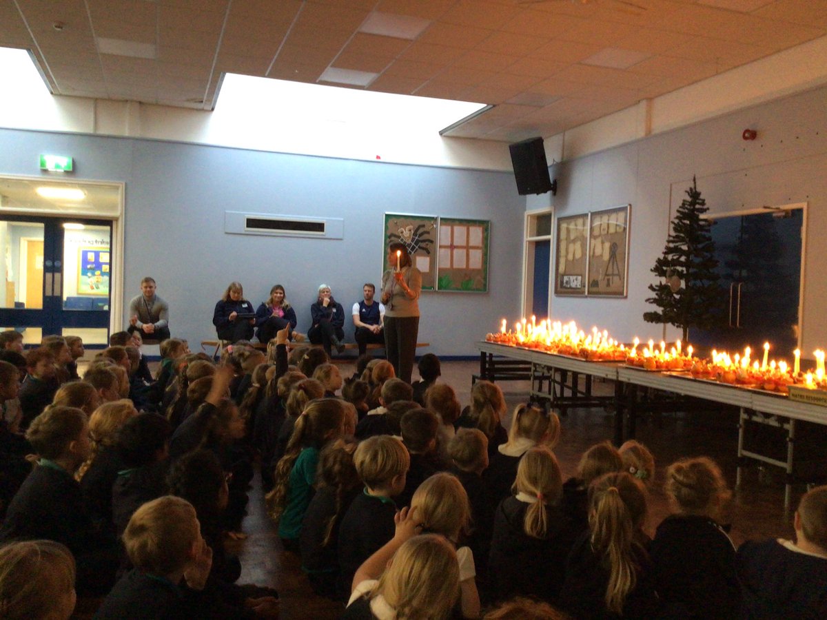 AusthorpeYear2's tweet photo. It’s beginning to feel a lot like Christmas! We have had our lovely and warm Christingle assembly this afternoon. https://t.co/QxVvfE60aj